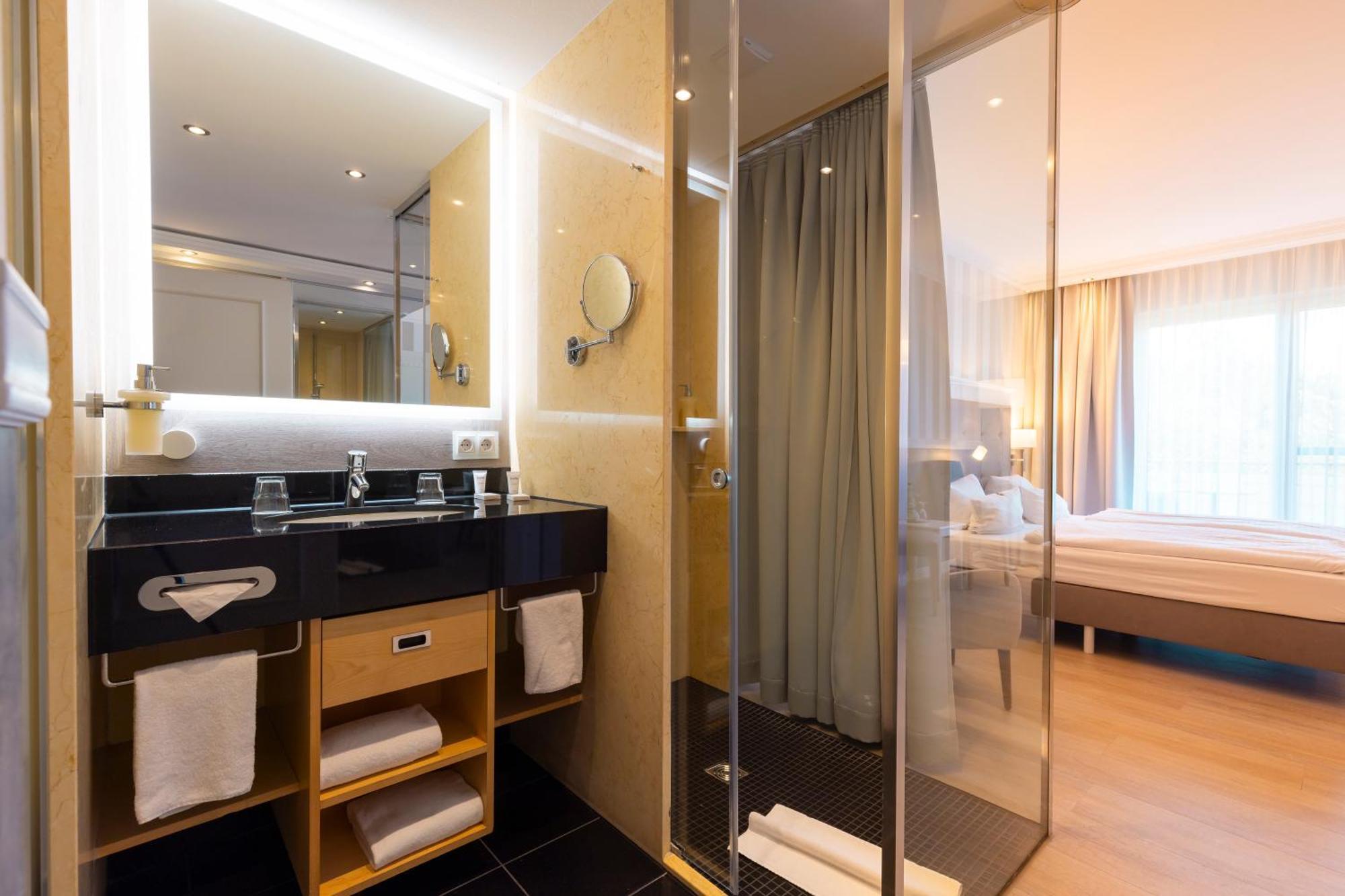 Resort Hotel IV Jahreszeiten Цингст Экстерьер фото
