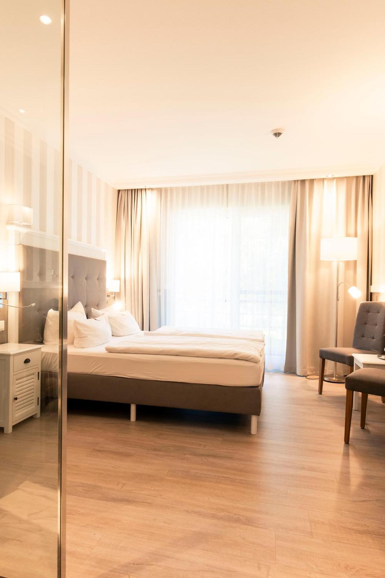 Resort Hotel IV Jahreszeiten Цингст Экстерьер фото
